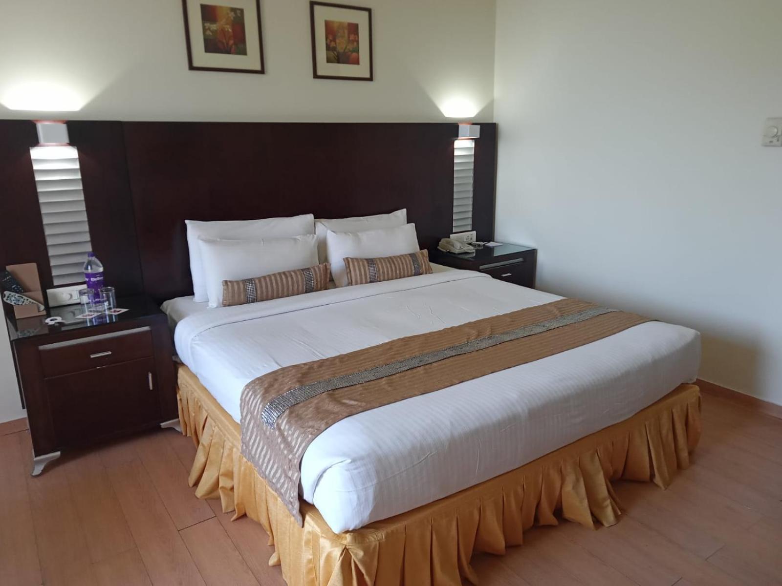 The Red Maple Mashal Indore Extérieur photo