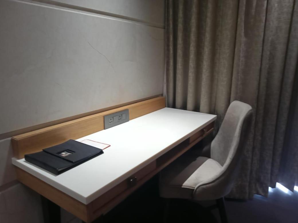 The Red Maple Mashal Indore Extérieur photo