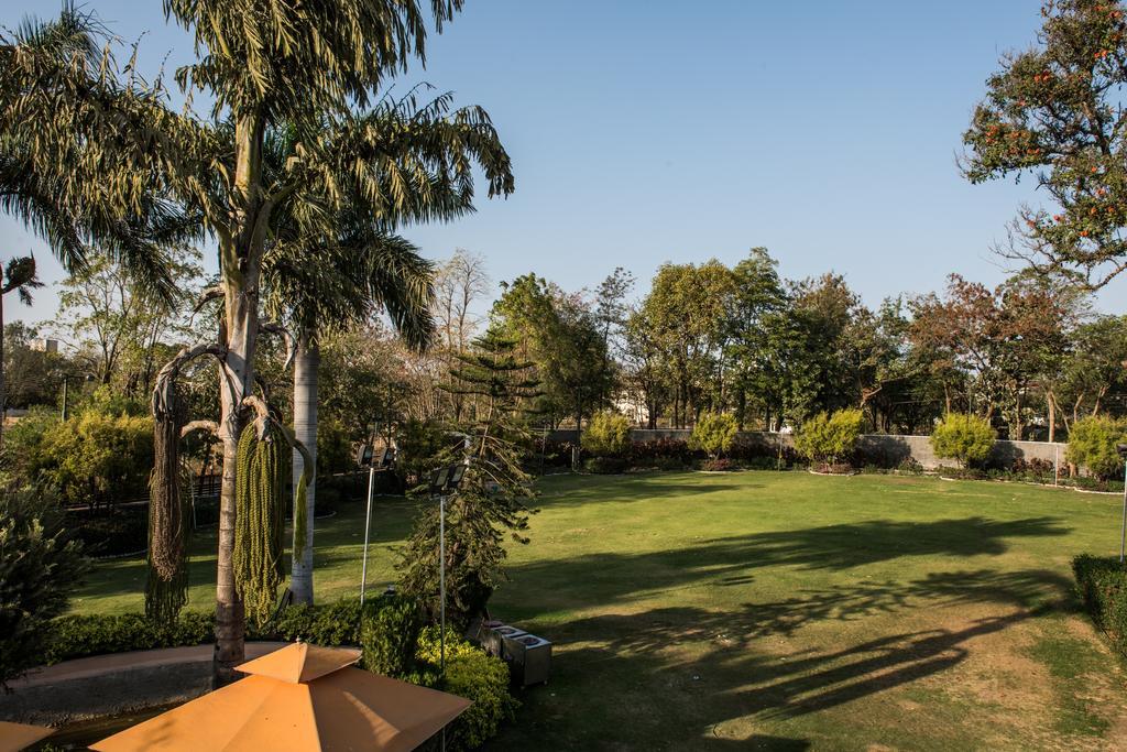 The Red Maple Mashal Indore Extérieur photo