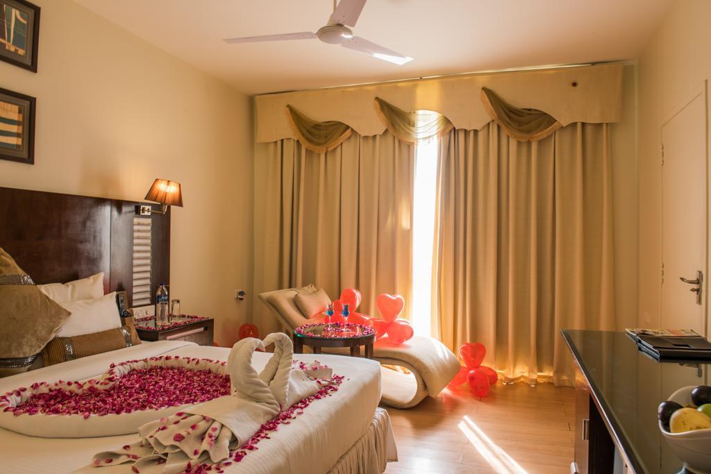 The Red Maple Mashal Indore Extérieur photo