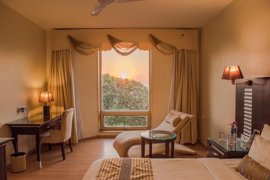 The Red Maple Mashal Indore Extérieur photo