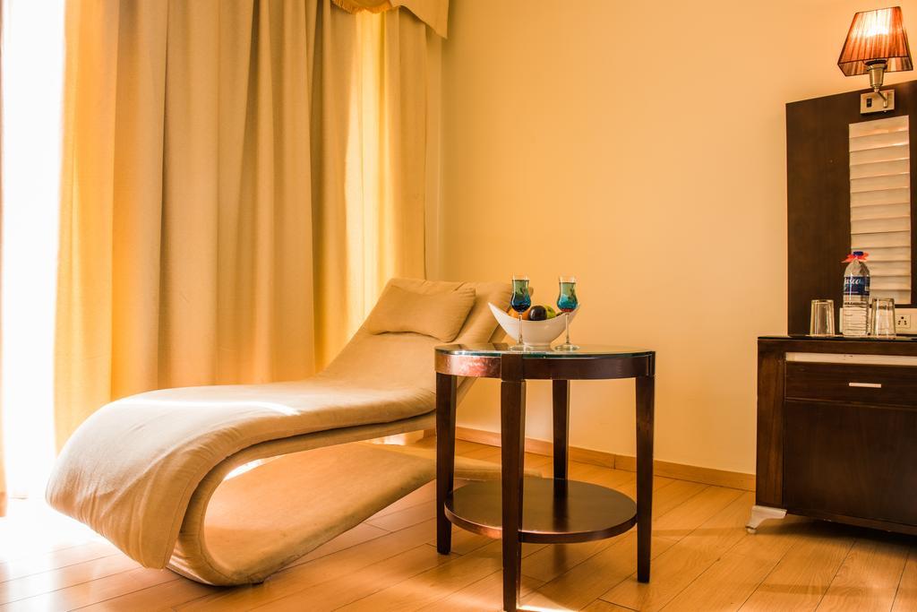 The Red Maple Mashal Indore Extérieur photo