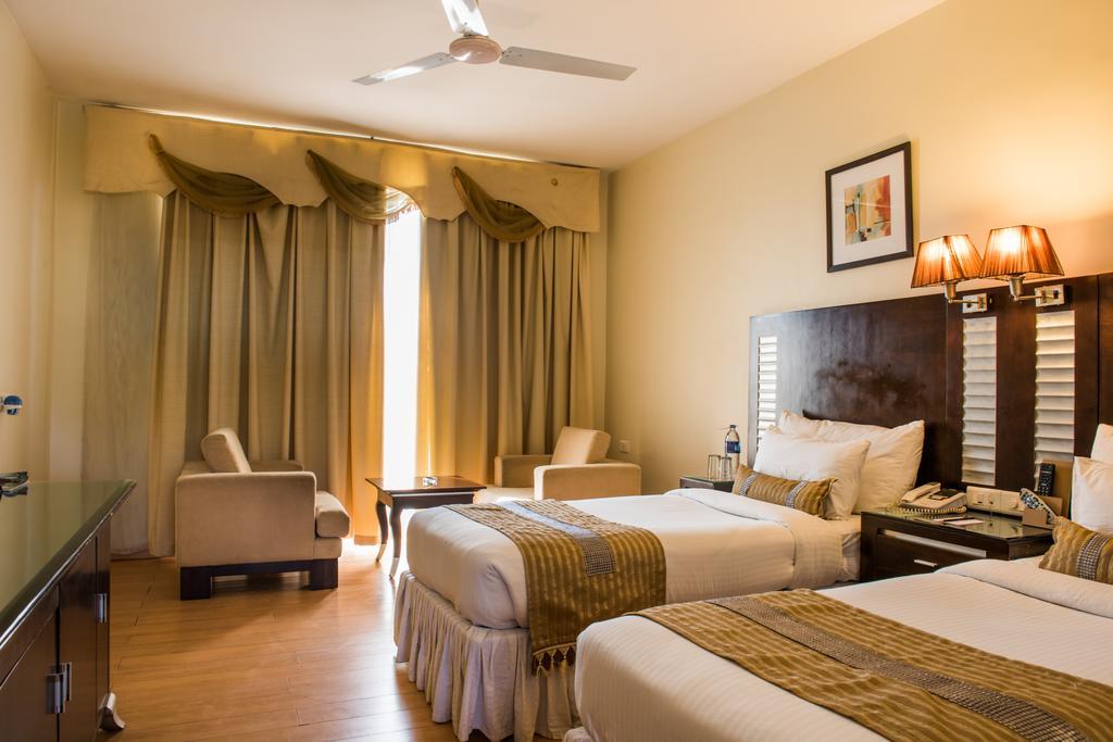 The Red Maple Mashal Indore Extérieur photo