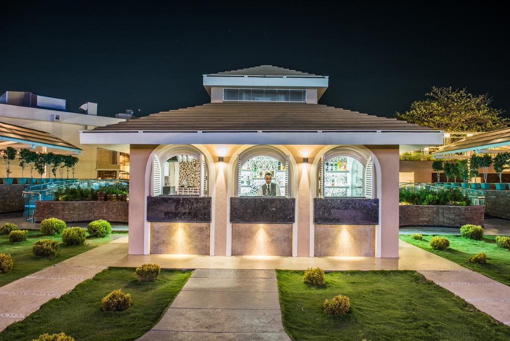 The Red Maple Mashal Indore Extérieur photo