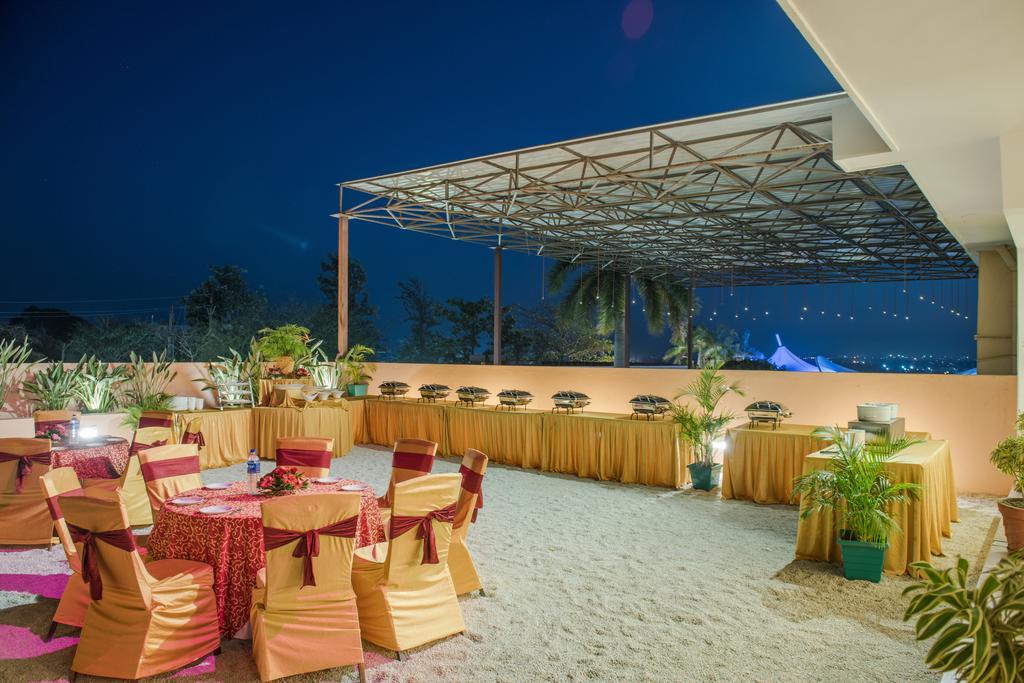 The Red Maple Mashal Indore Extérieur photo